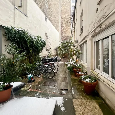 Gare Du Nord And Est Apartment